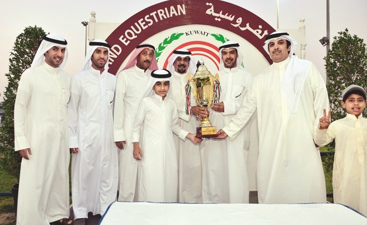 النصف وأبو شيبة يسلمان كأس الافتتاح للغريبان﻿