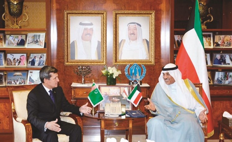 الشيخ صباح الخالد مستقبلا رشيد مريدوف ﻿