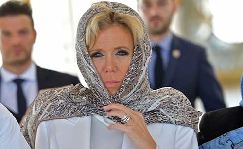 للمرة الأولى.. زوجة "ماكرون" بالحجاب خلال زيارتها للمسجد الكبير فى أبو ظبى