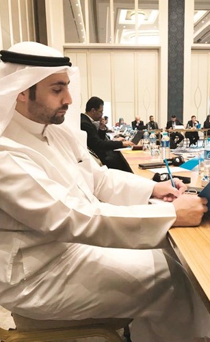 إبراهيم البدر خلال المشاركة في الورشة﻿