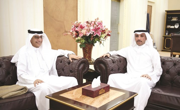 رئيس مجلس الأمة مرزوق الغانم خلال استقباله السفير نبيل الدخيل﻿