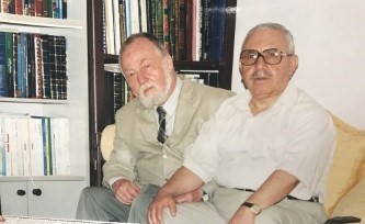 الفارس مع صديقه في الثقافة فارس غلوب باشا﻿