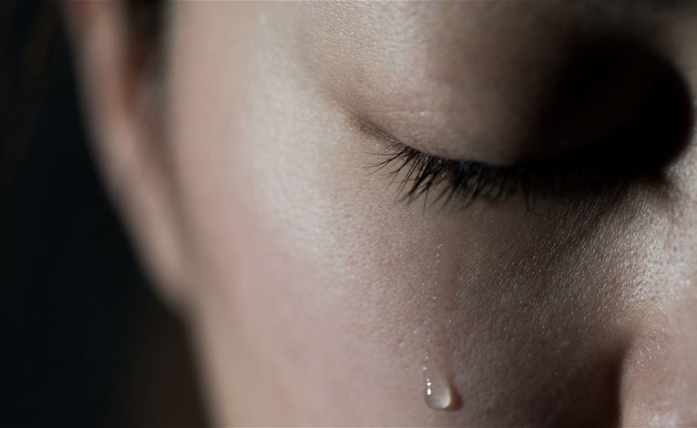 سمع صراخ حبيبته المذعورة على الهاتف ثم انقطع الاتصال... ماذا حصل معها؟