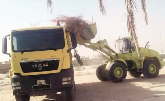 جانب من عملية رفع الانقاض في غرناطة والصليبخات﻿