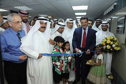 وزير الصحة يفتتح العمليات الصغرى بمستشفى الجهراء