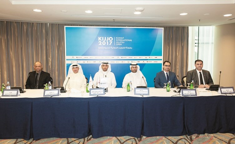 البابطين خلال المؤتمر الصحافي ﻿