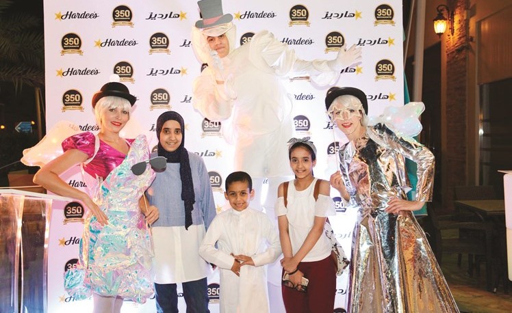 مشاركة وفرحة من الجميع ﻿