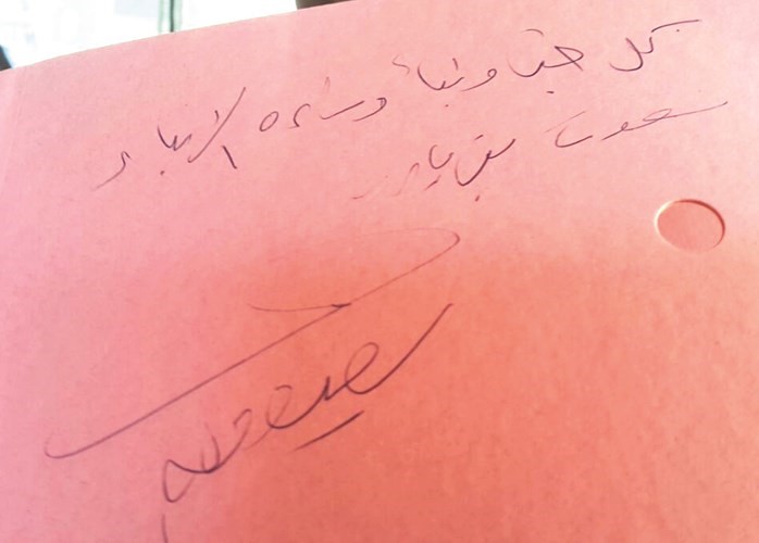 توقيع سفيرنا بالقاهرة محمد صالح الذويخ على دفتر الزيارات الخاص بـالأنباء﻿
