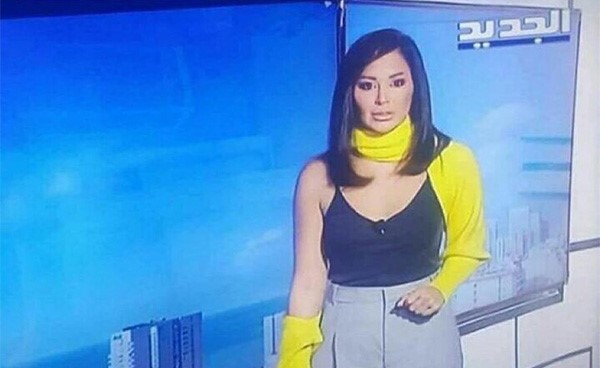 مذيعة نشرة الطقس "للبالغين فقط" على قناة لبنانية ترد على السخرية من "أكمامها"