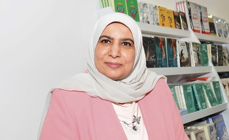 الكاتبة حنان الرومي ﻿