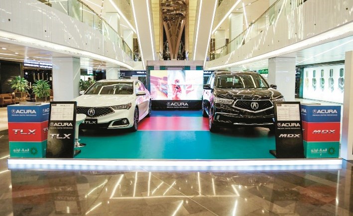 منصة عرض ACURA في مجمع الحمراء﻿