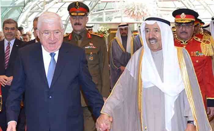 صاحب السمو الأمير الشيخ صباح الأحمد في استقبال الرئيس العراقي د.فؤاد معصوم لدى وصوله إلى البلاد 