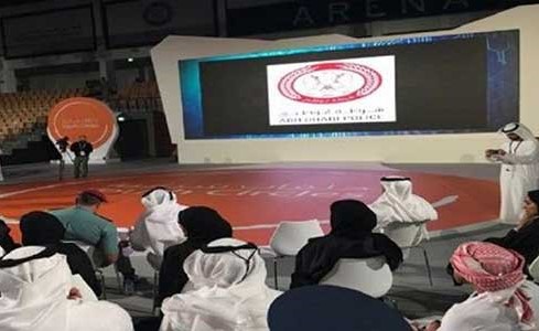 بالفيديو.. الإمارات تدخل موسوعة غينيس بأكبر حلقة نقاشية للشباب في العالم