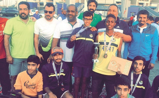 مدرب المسافات المتوسطة والطويلة في نادي الساحل محمد الضامن مع الفريق الفائز ﻿