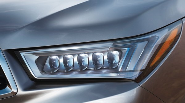 الملا ACURA تمنح محبي MDX فرصة استئجار الفخامة