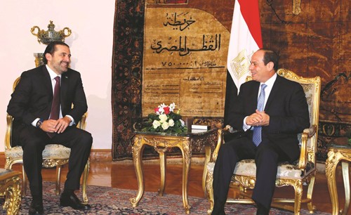 الرئيس عبدالفتاح السيسي مستقبلا رئيس وزراء لبنان المستقيل سعد الحريري﻿