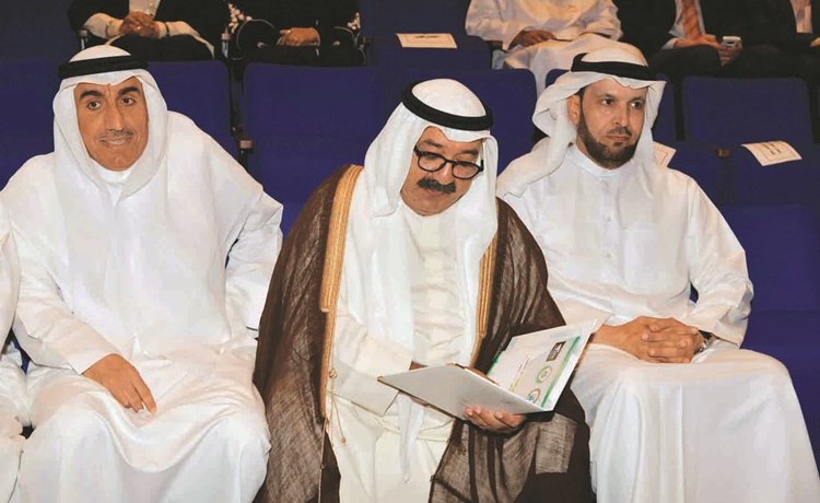 الشيخ ناصر صباح الأحمد يطلع على مواد تعريفية عن المؤتمر ﻿