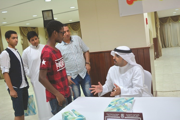 الإجابة على أسئلة الطلبة﻿