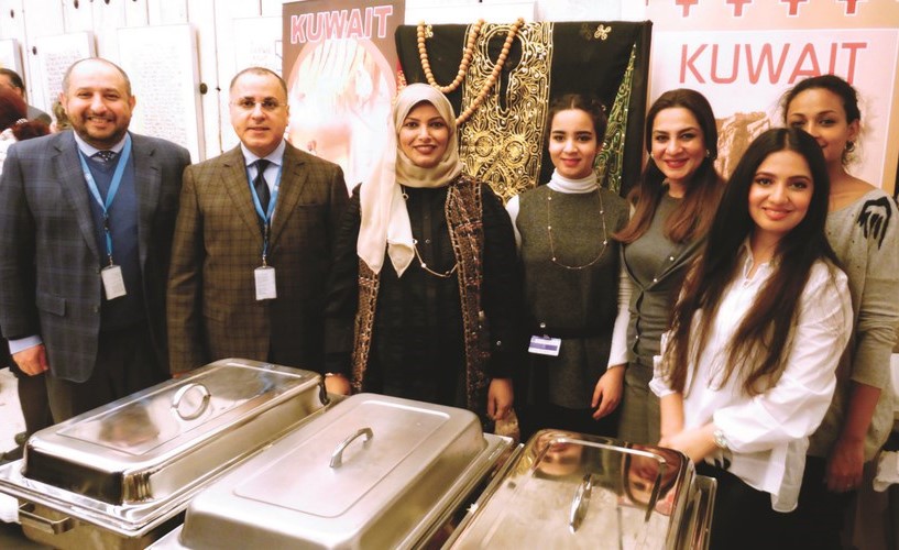 الغنيم خلال جولة بالسوق﻿