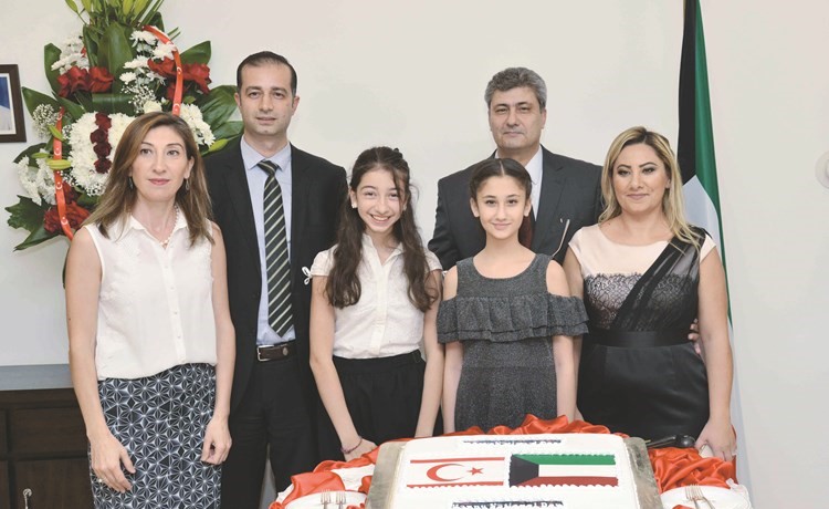 ممثل مكتب التمثيل التجاري الحكومي لجمهورية شمال قبرص التركية علي سانتيل خلال الحفل(شانافاس قاسم)﻿