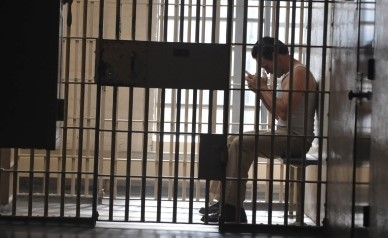 السجن لمن يُطلّق زوجته بالثلاثة.. قانون جديد لدولة آسيوية يعتبره جريمة جنائية تستوجب العقاب