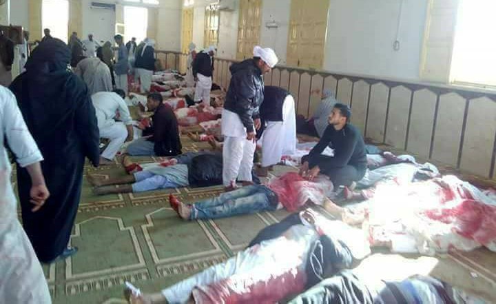 الهجوم الإرهابي على مسجد الروضة شمال سيناء خلّف أعدادا كبيرة من القتلى والجرحى (الوفد)