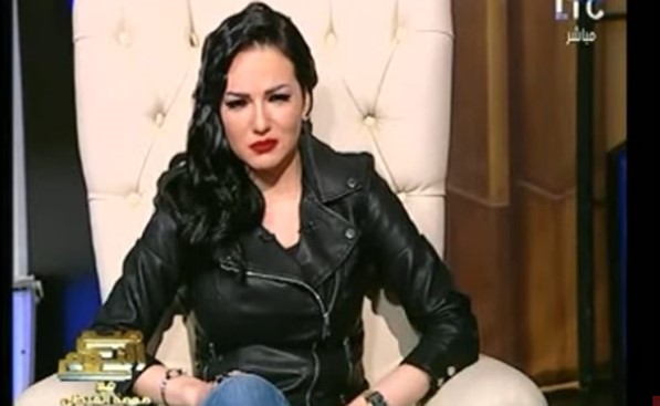 بالفيديو.. ممثلة سورية تقلد هيفاء وهبي وأصالة على الهواء