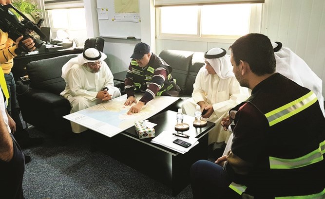 الوزير المطوع يطلع على أعمال المشروع﻿