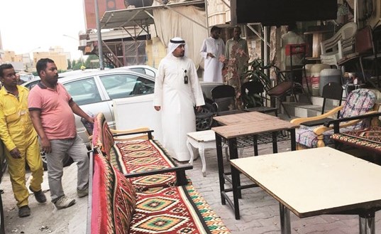 فريق البلدية خلال الجولة ﻿