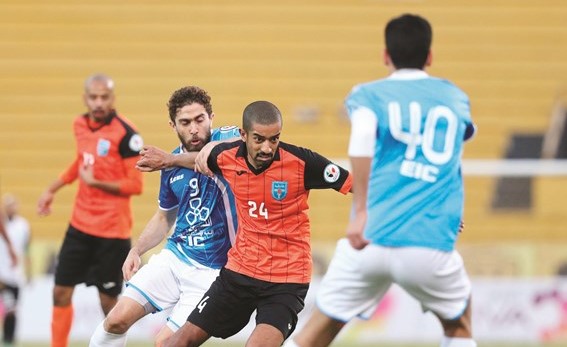النجم السوري في صفوف السالمية فراس الخطيب صنع هدف الفوز الوحيد في المباراة	(الازرق. كوم) ﻿