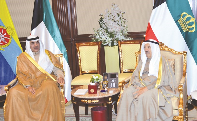 صاحب السمو الأمير الشيخ صباح الأحمد مستقبلا الشيخ صباح الخالد﻿