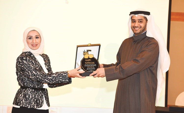 فواز الحمد مكرما منيرة الكندري	 (احمد علي)﻿