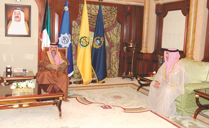 سمو ولي العهد الشيخ نواف الاحمد مستقبلا الشيخ ثامر العلي ﻿
