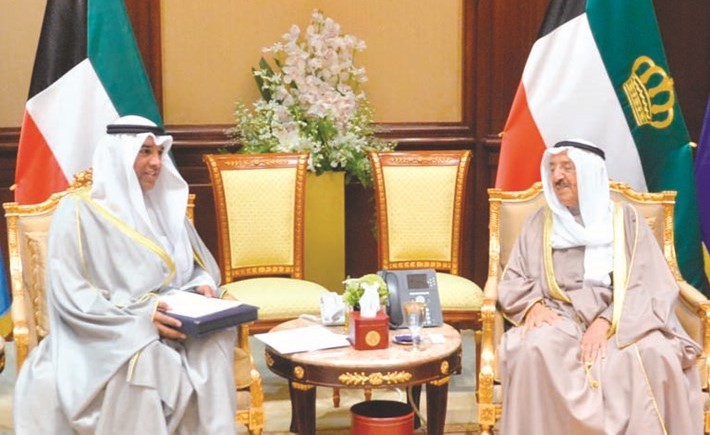 صاحب السمو الامير الشيخ صباح الاحمد مستقبلا عبدالرحمن النمش ﻿