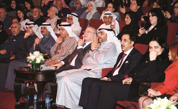 الشيخ محمد العبدالله وغطاس خوري وماهر خير وم.علي اليوحة ود.بدر الدويش في مقدمة الحضور 