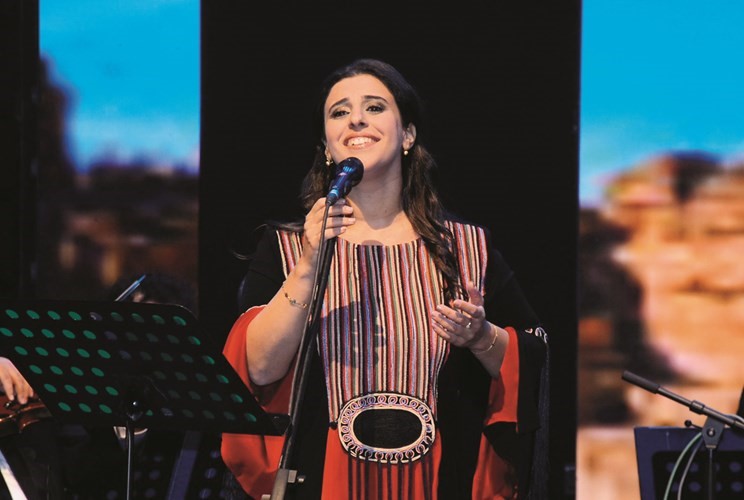 الفنانة كارلا رميا﻿