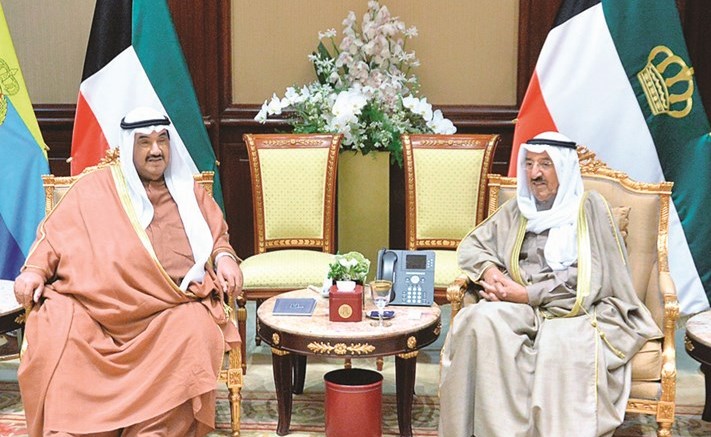 صاحب السمو الأمير الشيخ صباح الأحمد مستقبلا سمو الشيخ ناصر المحمد ﻿