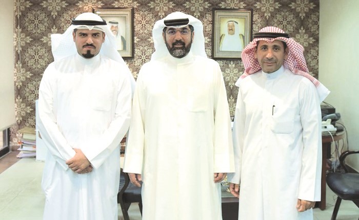 منذر الجلاهمة وجاسم الفودري والزميل عبدالكريم عبدالله﻿