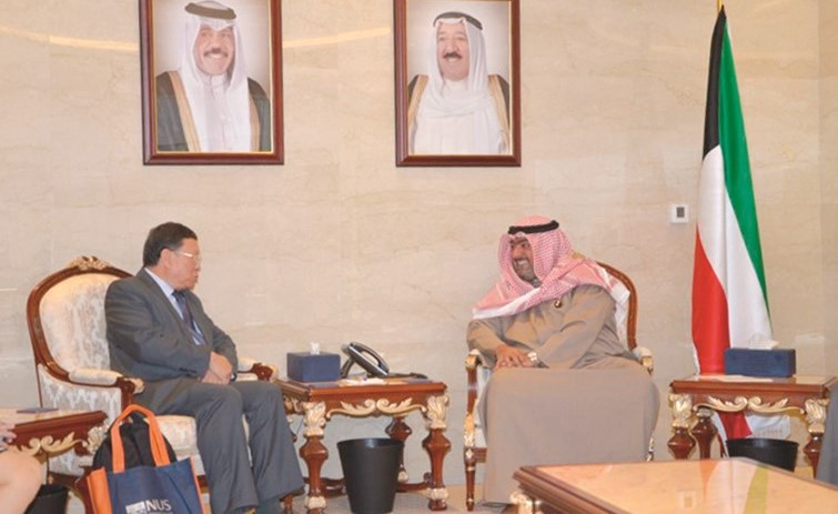 رئيس جهاز الأمن الوطني الشيخ ثامر العلي مستقبلا عميد كلية التعليم المستمر والتعليم بجامعة سنغافورة وي كوك كي ﻿