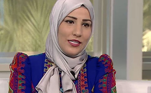 بالفيديو.. نداء شرارة تقلد عدداً من الفنانات وتذهل الجمهور ببراعتها بالتقليد