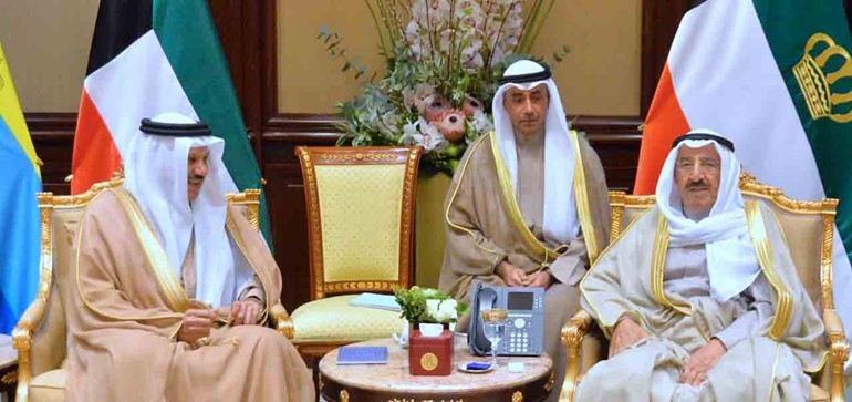 صاحب السمو الأمير الشيخ صباح الأحمد خلال لقائه الزياني 