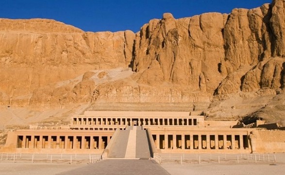 علماء يستعدون لرصد تعامد الشمس على معبدي الكرنك وحتشبسوت في الأقصر