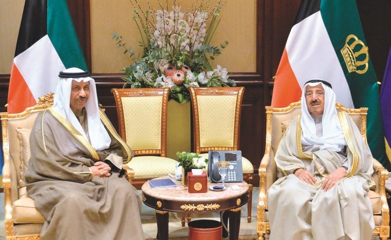 صاحب السمو الأمير الشيخ صباح الأحمد مستقبلا سمو الشيخ جابر المبارك﻿