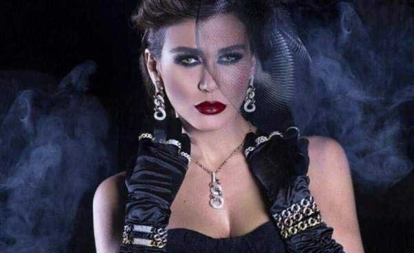 بالفيديو.. نادين الراسي تأكل التبولة بشراهة