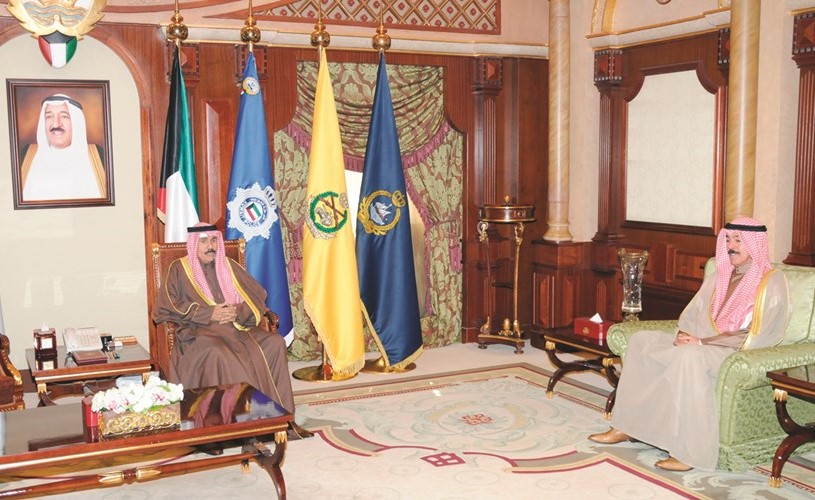 سمو ولي العهد خلال استقباله الشيخ محمد الخالد ﻿