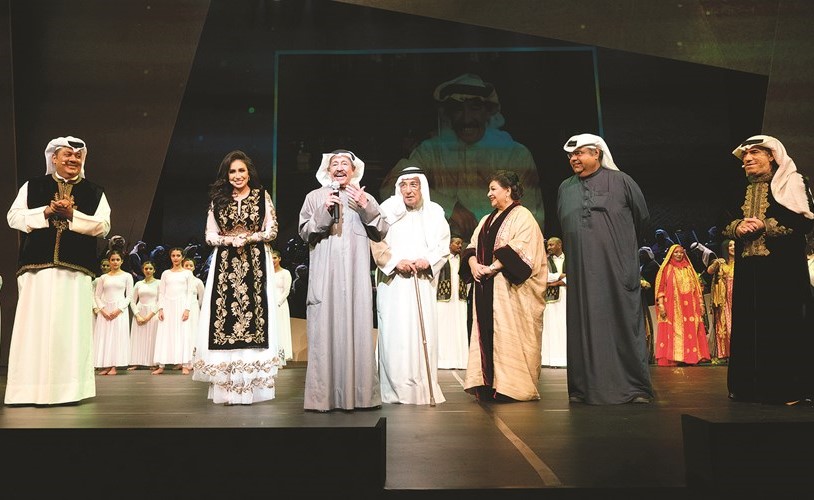 بوخالد مع الشاعر عبداللطيف البناي والملحن أنور عبدالله والإعلامية أمل عبدالله وطارق سليمان وعادل الماس وحنان رضا﻿