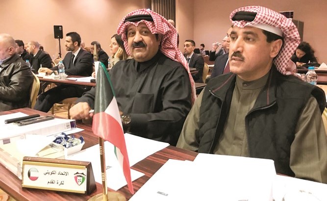 اليوسف وخليل خلال الاجتماع﻿