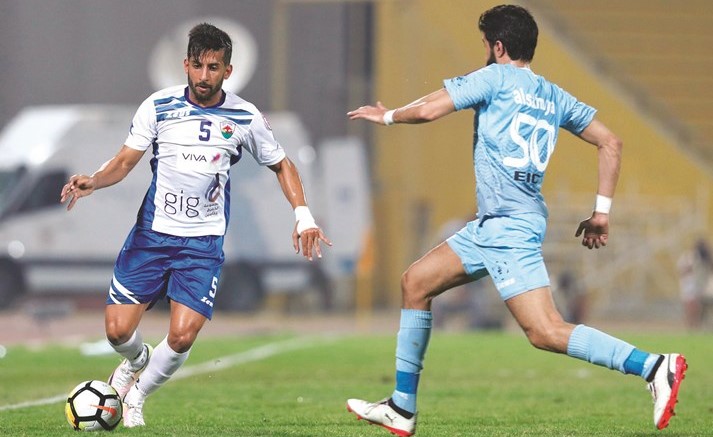 مدافع السالمية غازي القهيدي مطالب بالحد من انطلاقات لاعب الجهراء عادل سعيد ﻿
