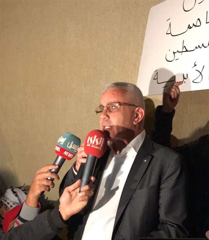 الكويتيون يشاركون أمتهم الإسلامية مشاعر الغضب ويعبرون عن رفضهم لقرار تهويد القدس