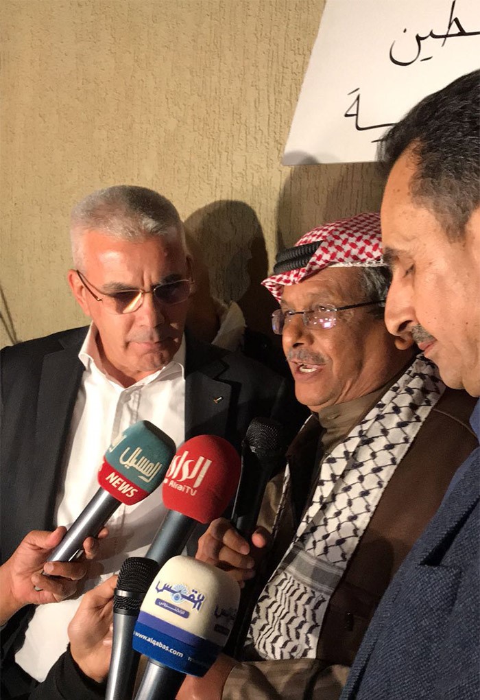 الكويتيون يشاركون أمتهم الإسلامية مشاعر الغضب ويعبرون عن رفضهم لقرار تهويد القدس